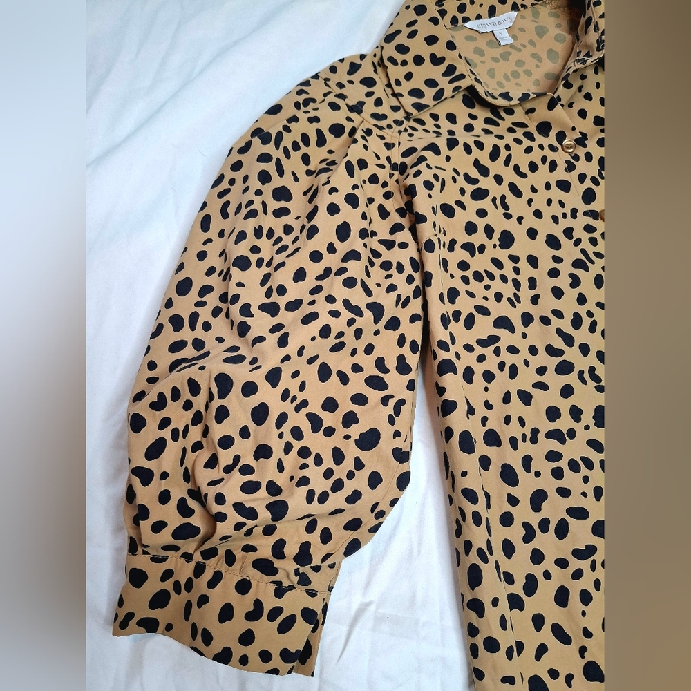 Preppy Leopard Print Blouse Crown & Ivy Small Tan Black Button Front